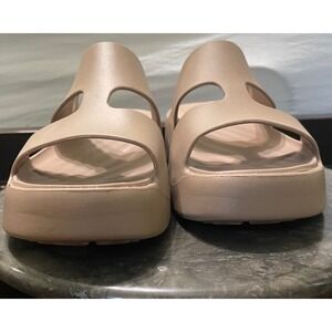 Crocs Sandals Womens 8 Tan Brooklyn H-Strap Platform Wedge Slides Comfort Shoes